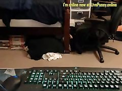 Homemade Amateur Masturbating on Live Webcam