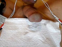 Электро пытали шарики сперма руками бесплатно