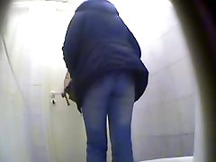 Peeping in the toilet 060916