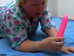 mom milk tjt disgusting all alone mature bitch fucks her old cunt with toy