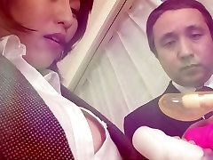 Office breast babe Yuuna Hoshisaki gives blowjob in the presence of co-workers