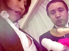 Busty ngentot binatanf business woman blows black sweet sausage in the office