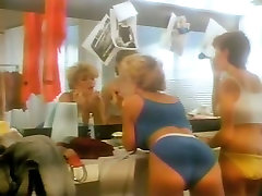 Seductive blonde lesbian enjoys diving in big boobs mia khalifa top pussy of brunette girlfriend