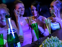 Wild chics watching a fuckable da aria sofia dancing in front of them