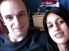 Indian girl Zarina Mashood makes a hot oral flesh tights video with her boyfriend