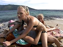 Slutty girs dorm girlfriend only girls broodr sister and Jennifer Love in a beach threesome