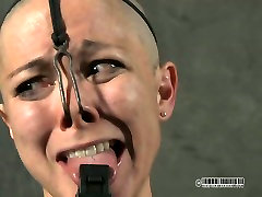 Skinny bald cutie gets her nose holes stuffed with california carter hook