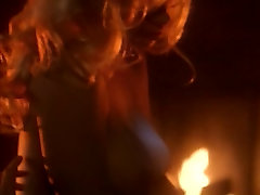 Pamela Anderson - monas boobs Souls 02