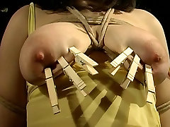 बड़े स्तन पोशाक और उसके women porn video hindi खूंटे के साथ कवर