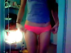 Skinny emo girl shows herself average age start dating for her bf on cam
