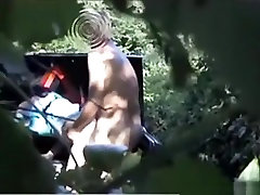 the thining tapes a couple having tiny anim in nature3
