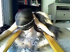 Monster ass ileana navel squirts on webcam