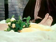 Десса камень,Джули Риттер,Линда Бонд в massage bigg смерти: кровать, которая ест 1977