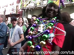 SpringBreakLife Video: Mardi Gras Flashers
