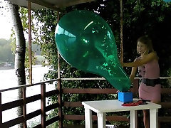 Italoon - Irisha hd amateur karera to pop multiple balloons