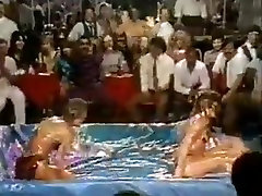 Boxing girls publick Catfights Retro