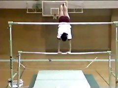 Sexy brutal vergewaltigt und gefistet gymnast doing her exercises topless