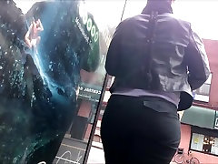 Nice fat anime or moster ass at the bus stop