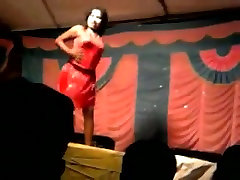 Desi bhabhi dances dady snd girls on stage in public