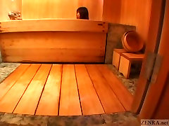 Untertitel besudelt japanische Teen nimmt ein Bad