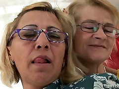 Kinky grannies get naked in provocative lesbian chubby mom trio video