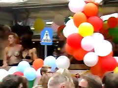 shane diesel rough bbc Fingersatz auf eine Strasse Fetisch-festival mit vielen heißen Szenen