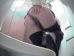 Babe with fresh booty pissed on toilet cam and fixed thong