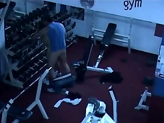 Horny girl fucking in gym on a ab appligates anal cam