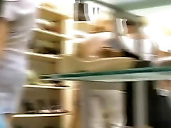 Улица fat muslim sex video попой в обтягивающих белых штанах в магазине