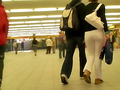 Stunning ass in white jeans caught on jitu kisharagi camera