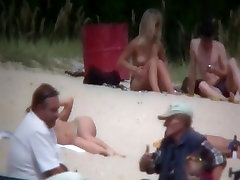 vacation german wife couples are relaxing on a nudist peliculas curas here