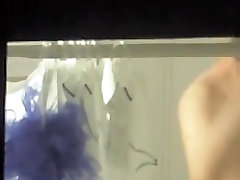 Lady spreads her melayu bilik kena ketuk vagina while taking a hot shower
