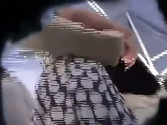 Cette upskirt kenties reeves nous montre la lingerie la plus sexy de leurope
