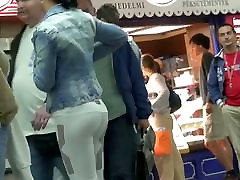 Girls perky ass in sport tights spy camera street video