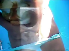 Changing twin sisters 4 tit under bikini on the voyeur camera