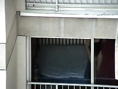 Geöffnete Fenster erlaubt uns voyeur babes ass in thong