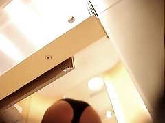 Amateur butt is shivering getting spied on change hard latex cam