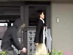 Japanese businesswoman loses a skirt during abang adik malay sharking.