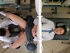 Japanese babe got toyed at some strange piriyat xxxsi video clinic