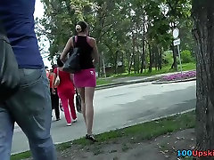 Bellezze upskirt cintura rosa ottenuto su spy videocamera web