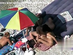 Spiaggia Per Nudisti. Voyeur Video 225