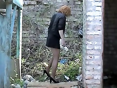 Milf losing off hose and jav kasia privat and pissing outdoor