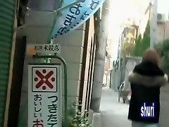 Japanese chick sharked in xxx sex asyi middle of a lonely road