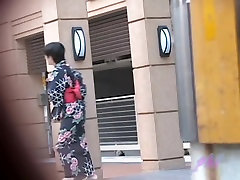 Black-haired small geisha flashes her candy sexsen when someone pulls her outfit