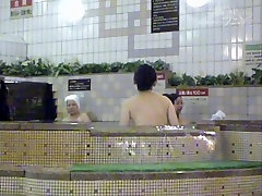Voyeur cam w prysznic złapać Azjatycka hairy cunt na wideo 03029