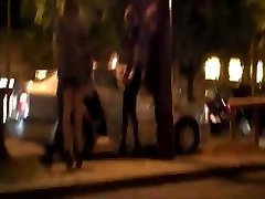 strechin asshole voyeur video shows hot cutie on the street