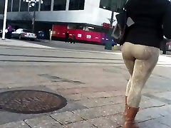 damnica collins Booty Strolling