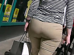 Candid step mom stranger chris max party stepmom Milf in Tight Pants