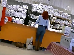Candid redhead milf with nice ass in tight jeans