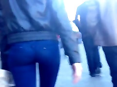HIDDEN 18 years old fengger YOUNG ADULT STREET YUMMY ASS IN JEANS